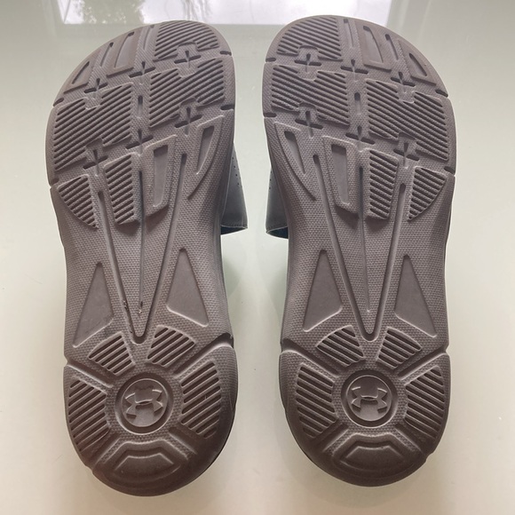 EUC Under Armour slides sandals. Grey, black and silver. Size 11 Mens. - Picture 4 of 5